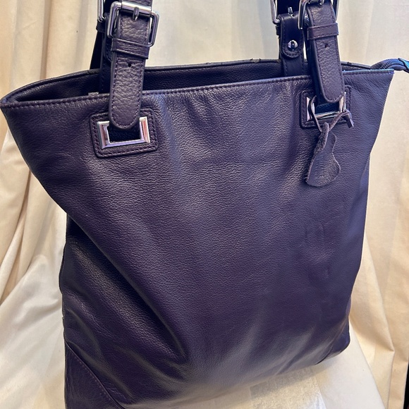 😍🌻 Beautiful soft Genuine Leather Tote Bag - Picture 3 of 8